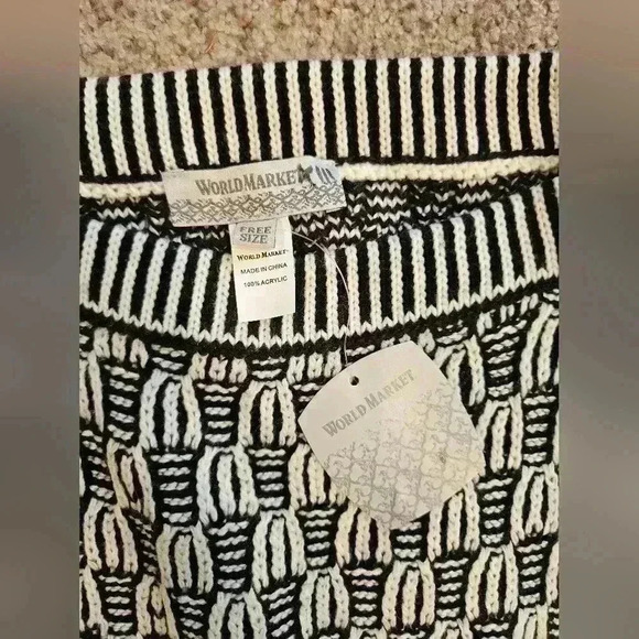 NWT World Market Women's One Size Black & Ivory Woven Knit Fringe Poncho/Cape - Picture 3 of 6